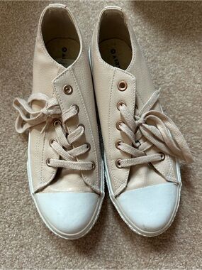 2/35! - Airwalk Casual Women’s Beige Canvas Sneakers